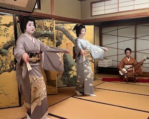 第1131回福岡北LC例会報告 「賀寿のお祝い」